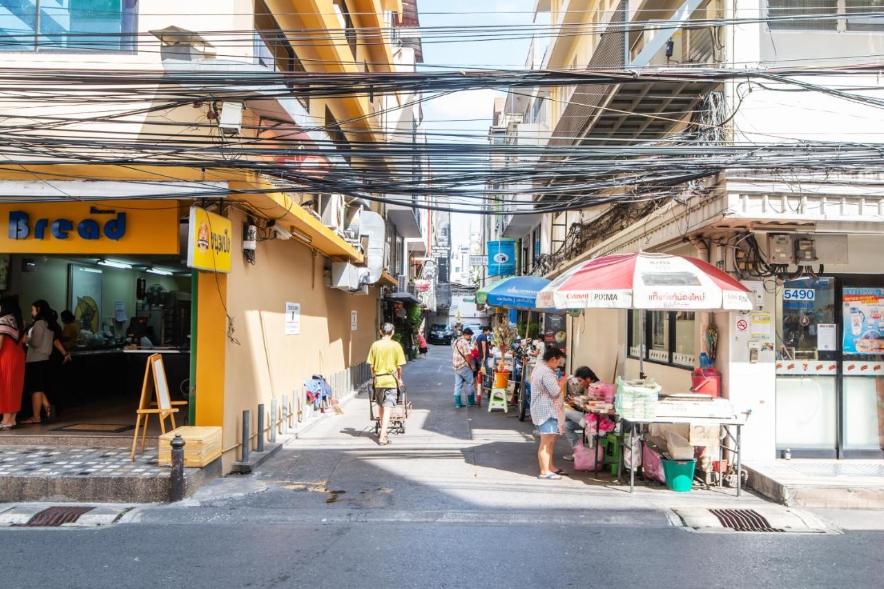 The Mellow At Silom Villa Bangkok Exterior photo